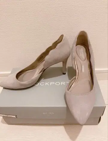 컨디션 최상 ROCKPORT 그레이 스웨이드 하이힐