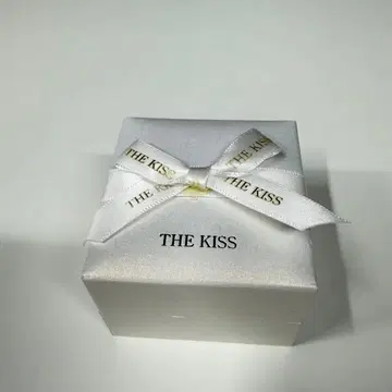 THE KISS 목걸이 기프트 박스 포함