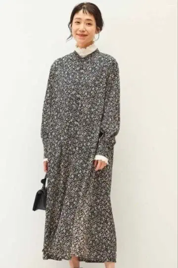 리브 인 컴포트 하마지와 콜라보 꽃무늬 원피스 MP