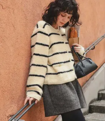 티티베이트 스트라이프 긴팔 가디건