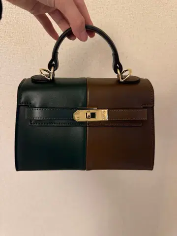 MANICURE FINGER 핸드백 그린과 브라운