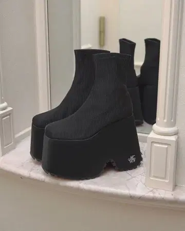 [미사용 새상품] 미셸 마카롱 12cm 굽 높은 숏부츠 (M 사이즈)