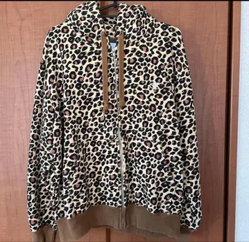 Champion 레오파드 무늬 지퍼 후드티