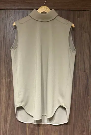 THE RERACS 슬리브리스 풀오버 블라우스 이카리 핑 포함