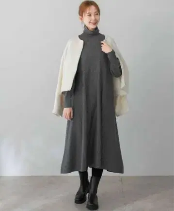 어반리서치 로쏘 터틀넥 플레어 원피스 그레이