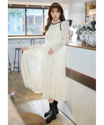 LILLIAN CARAT 튤 티어드 프릴 니트 도킹 원피스