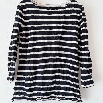 새상품급 GAP 갭 블랙과 화이트 스트라이프 긴팔 T셔츠 [ M ]