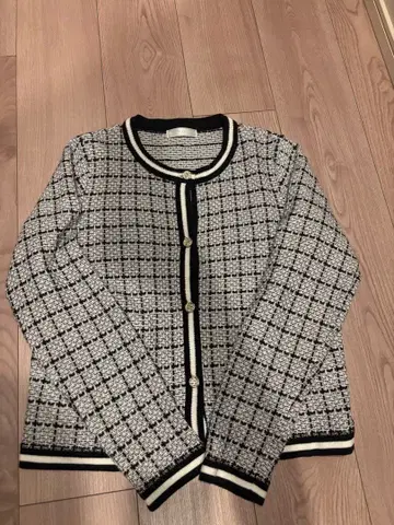 [ 새상품급 ] *ASTORIA* 니트 가디건 *M 사이즈