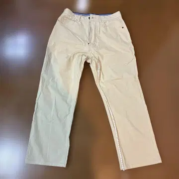 베이지 스트레치 치노 팬츠 포켓 부착