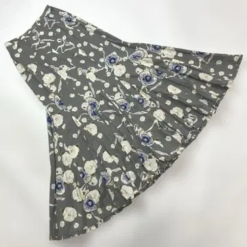 핑크하우스 그레이 화이트 로즈 패턴 스커트