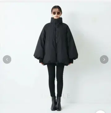 볼륨 실루엣 블랙 다운 자켓