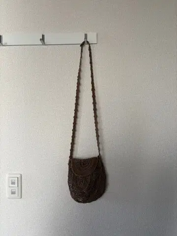 마메쿠로구치 브라운 니트 숄더백