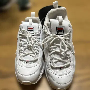 F ILA 화이트 스니커즈