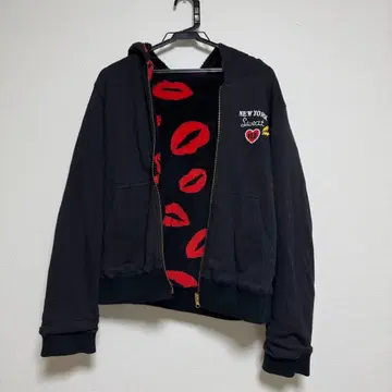 RNA SWEAT 립 프린트 플리스 후드티