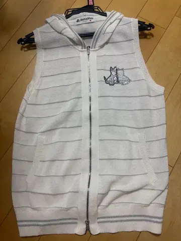 Black&White 후드 부착 베스트 L