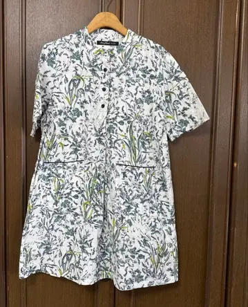 새상품급 써니클라우드 지우개로 지워진 꽃무늬 원피스 튜닉 셔츠