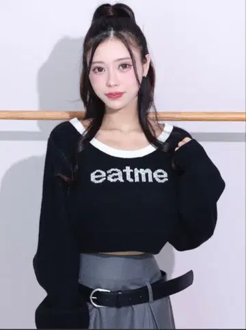 이토미 비쥬 로고 니트 TOP 블랙