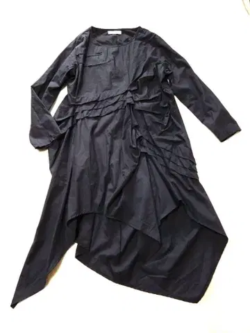 사일런트 워스 비대칭 블랙 셔츠 원피스 변형