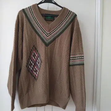 masters 브라운 V넥 니트