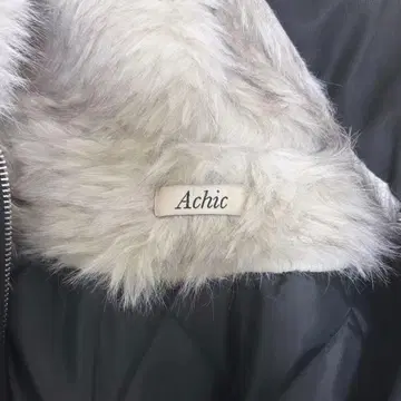 Achic 후드 부착 자켓 블랙 퍼 자켓