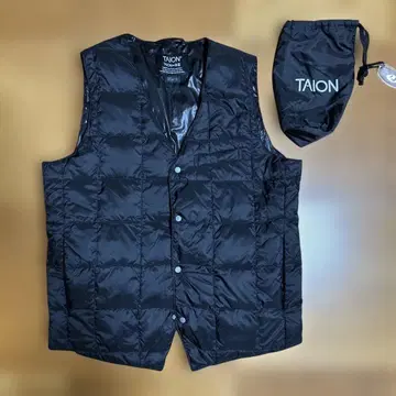 [컨디션 최상] 타이온 다운 베스트 블랙 S 수납 봉투 포함