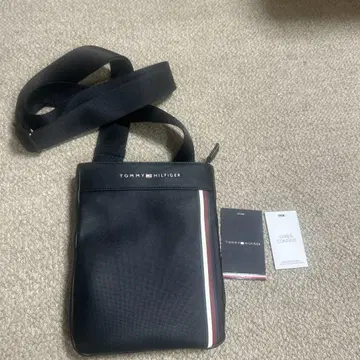 TOMMY HILFIGER 숄더백 블랙