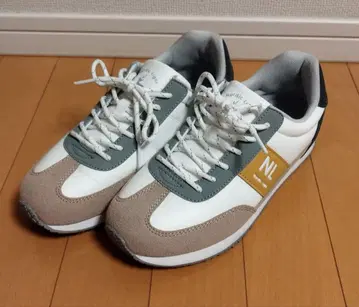 노르딕 라이트 스니커즈 여성용 23.5cm