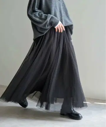 스픽 앤 스팬 샤샤 스커트 블랙