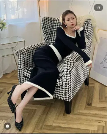 ROYAL PARTY 배색 샤기 타이트 니트 셋업 블랙