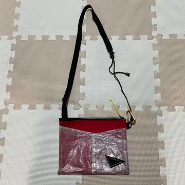 아틀리에 블루 보틀 사코슈 빨간색