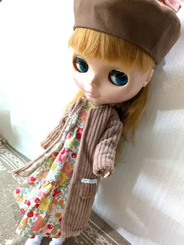 네오 브라이스 옷 갈아입기 의류 코트와 원피스