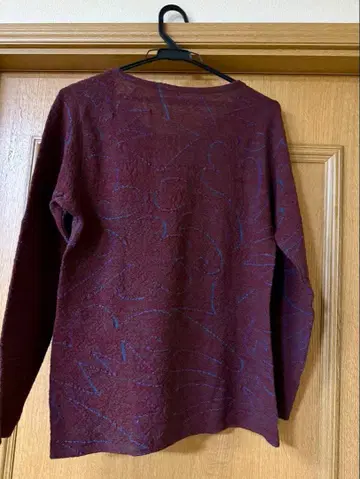 요건 레일 버건디 긴팔 스웨터