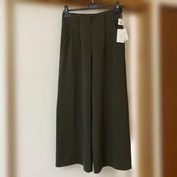 [새상품] manuereve 이지 와이드 팬츠 카키