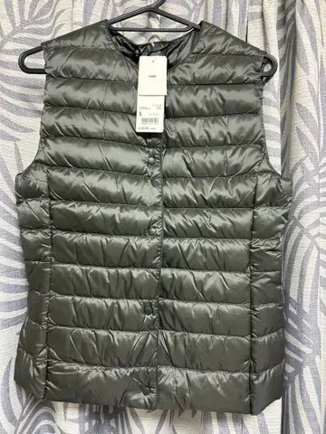 UNIQLO 컴팩트 다운 베스트 S 올리브