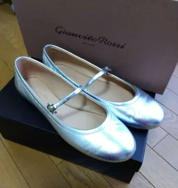 Gianvito Rossi 잔비토 로시 플랫슈즈 실버