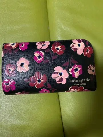 [ 새상품급 ] 케이트 스페이드 뉴욕 지갑