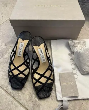 주말 한정 가격 인하 JIMMY CHOO 지미추 펌프스 블랙