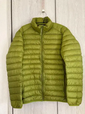 UNIQLO 옐로우 그린 울트라 라이트 다운 자켓 M