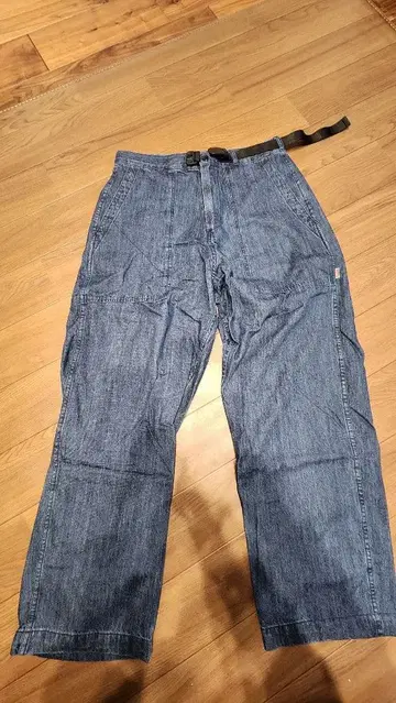 HINSON 별주 와이드 테이퍼드 실루엣 베이커 데님 팬츠