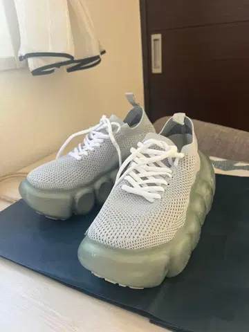 mikiosakabe grounds 스니커즈 라이트 블루