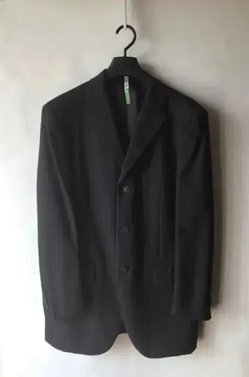 수트 A6 82 다크 그레이 스트라이프 2 턱 모 97 새상품급