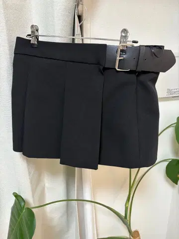 ZARA 블랙 플리츠 스커트 벨트 포함