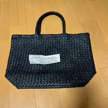 주말 가격 인하 프렌치 브뤼 ATTENTION 블랙 뜨개질 토트백