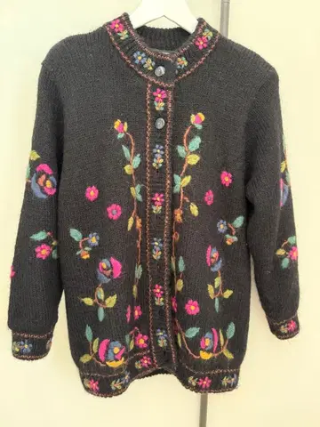 꽃무늬 자수 가디건 빈티지풍 차콜 그레이