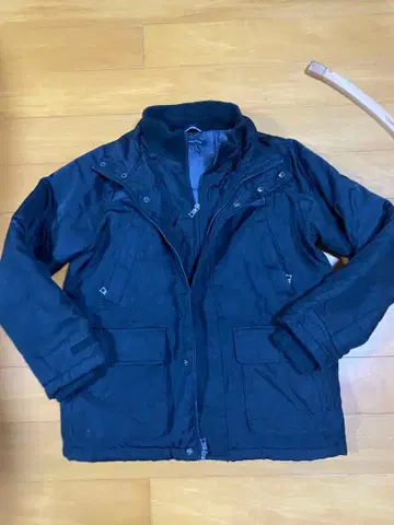[ 가격 인하 ok ] NAUTICA 블랙 자켓 S 사이즈