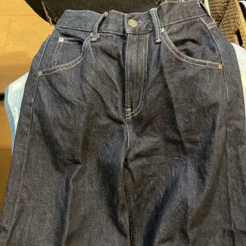 유니클로 배기 커브진스 21 기장 짧은 네이비