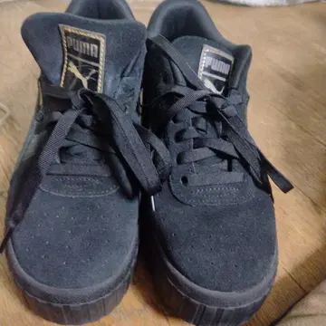 푸마 통굽 스니커즈 스웨이드