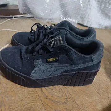 푸마 통굽 스니커즈 스웨이드