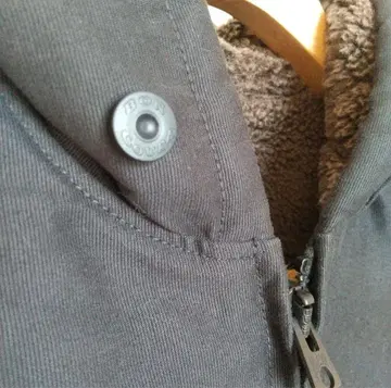 블랙 후드티 버튼 달린 후드 BONCOURA 데크 후드티 보아 안감