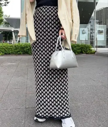 새상품급 [ SHENERY ] 셔링 플라워 롱 스커트 꽃무늬 타이트